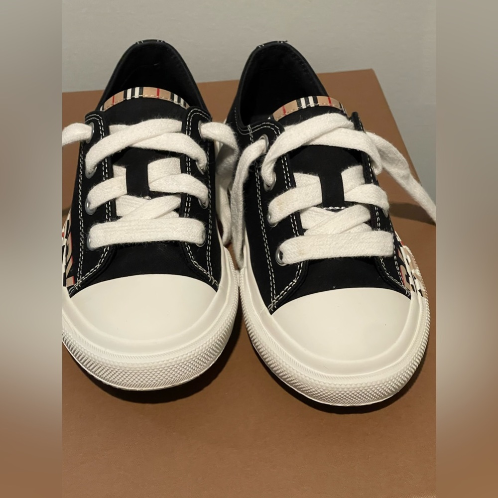 Childrens like new Authentic Burberry Sneakers